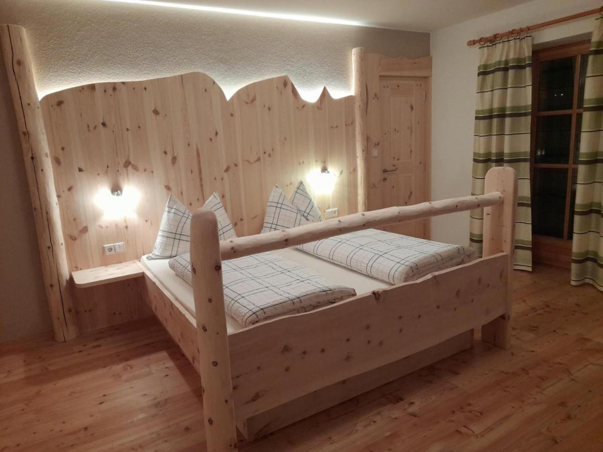 Schweiggerhof -Agriturismo- Farm Holidays Villandro Bagian luar foto