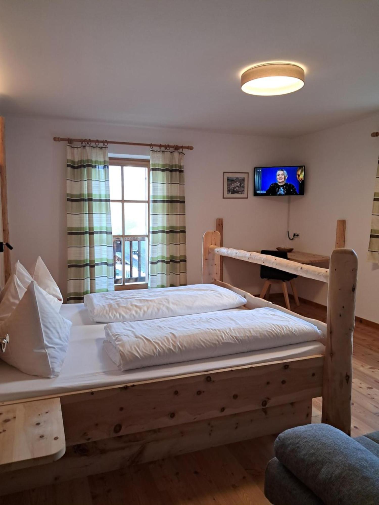 Schweiggerhof -Agriturismo- Farm Holidays Villandro Bagian luar foto