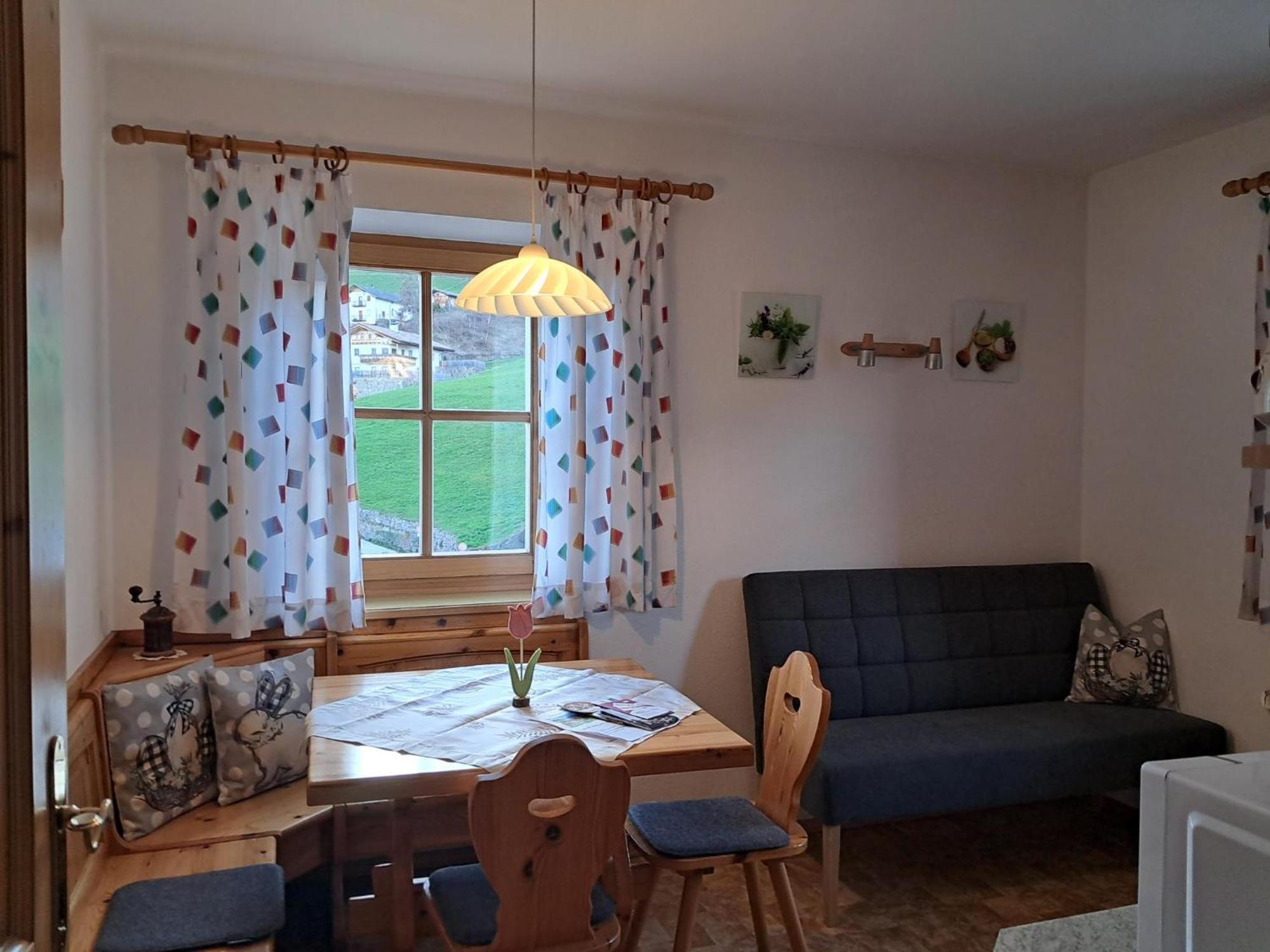 Schweiggerhof -Agriturismo- Farm Holidays Villandro Bagian luar foto