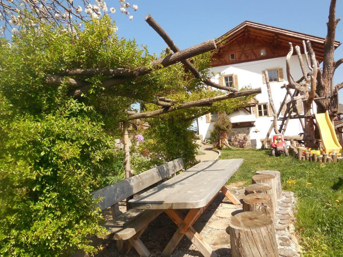 Schweiggerhof -Agriturismo- Farm Holidays Villandro Bagian luar foto